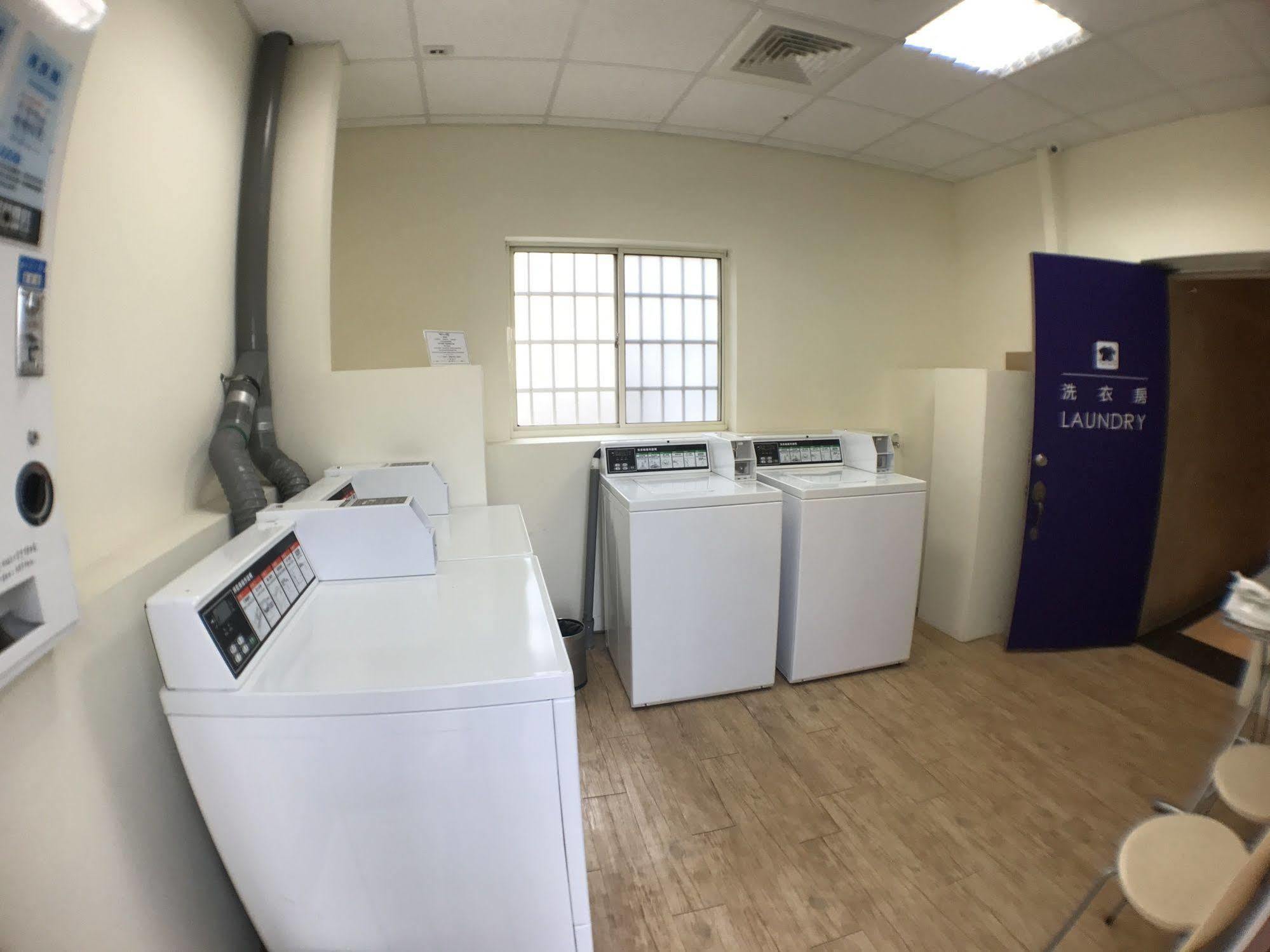 Airline Inn Green Park Way Тайджун Екстериор снимка